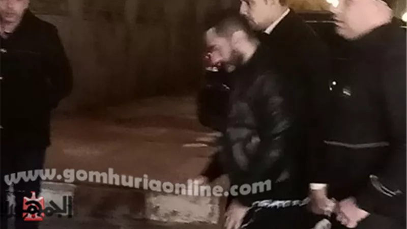 وصول النجم تامر حسنى عزاء مدير أعمال محمد منير.. صور