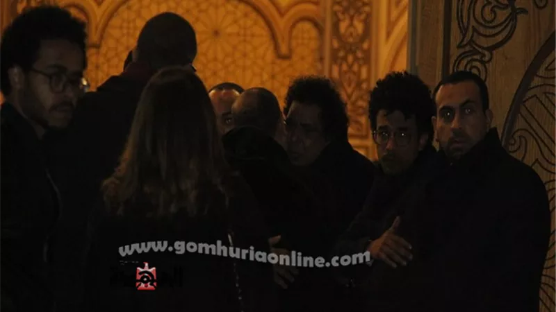 30 صورة من عزاء مدير أعمال محمد منير بحضور نجوم الفن