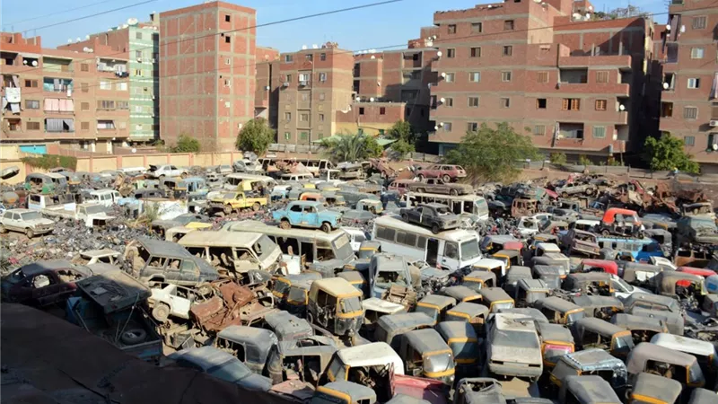 المحافظ يفاجئ شبرا الخيمة وقليوب وطوخ لمتابعة النظافة والخدمات