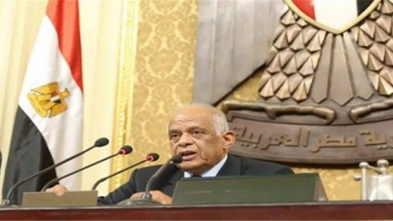 عبد العال يفتتح الجلسة العامة لاقرار مد حالة الطواري واستجواب وزيرة الصحة