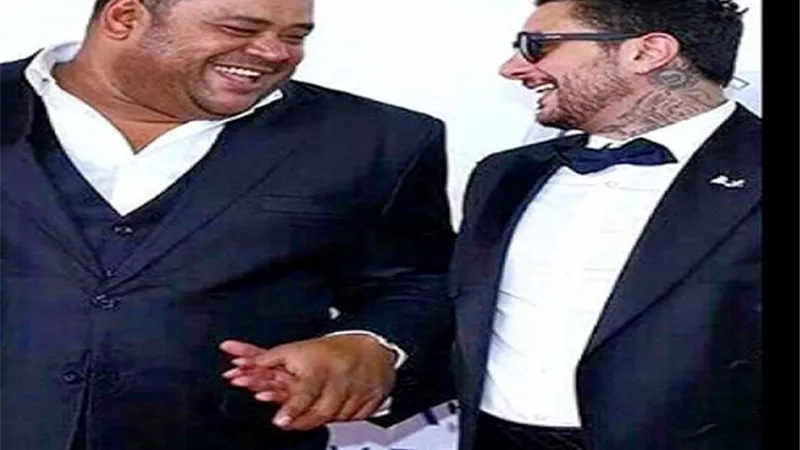أحمد الفيشاوى يسخر من محمد ممدوح.. 