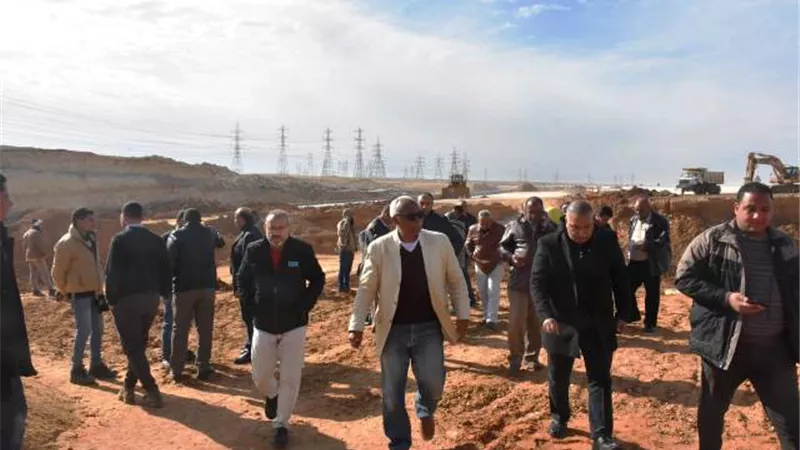 جمال طلعت يتفقد عدد من مشروعات الطرق والاسكان بالقاهرة الجديدة