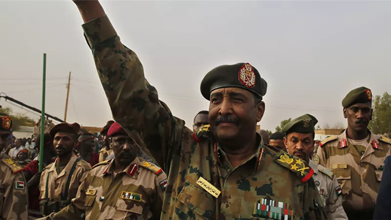 رئيس مجلس السيادة بالسودان يعلن السيطرة على مقار عمليات المخابرات