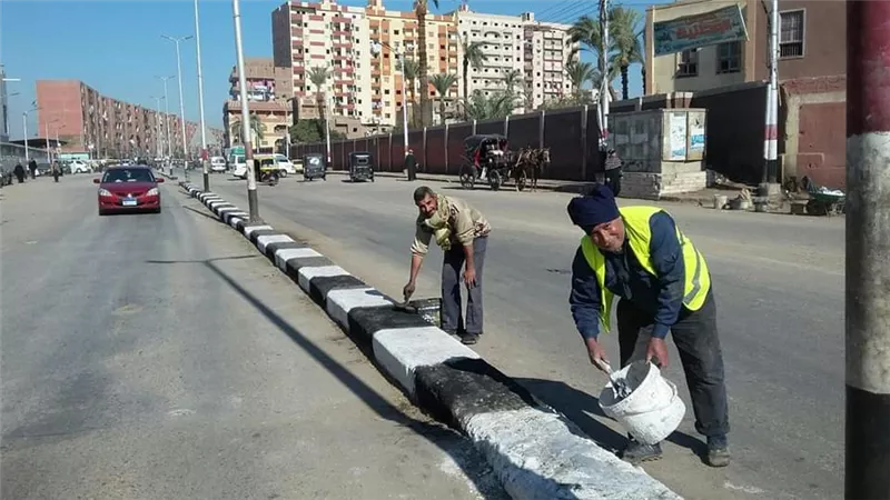 حملات مكثفة للنظافة وتجميل الشوارع والميادين بمدينة أبوتيج