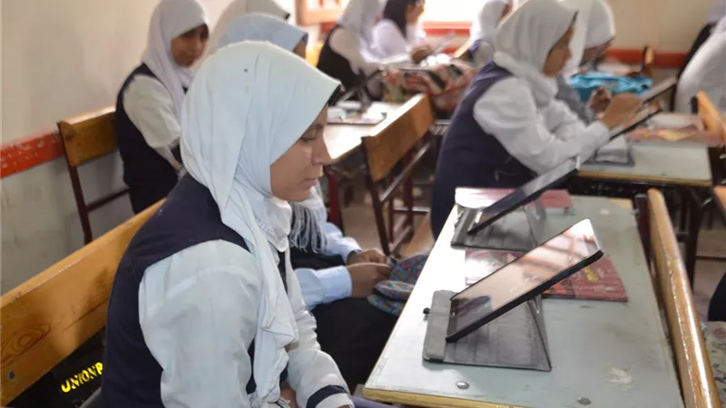 اللغة الفرنسية مصدر لسعادة الثانى الثانوى بالأقصر