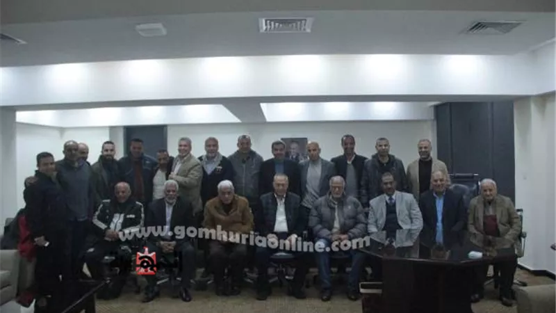 قدامى الإسماعيلي يساندون الدراويش بحضور المباريات وعودة الجماهير.صور