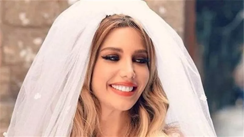 بطل ممالك النار تكشف هوية خطيبها وفارق العمر بينهما