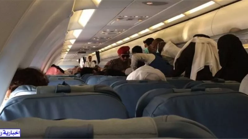 ممرضة تنقذ حياة مريضة ابتلعت لسانها على متن طائرة بعد اقلاعها