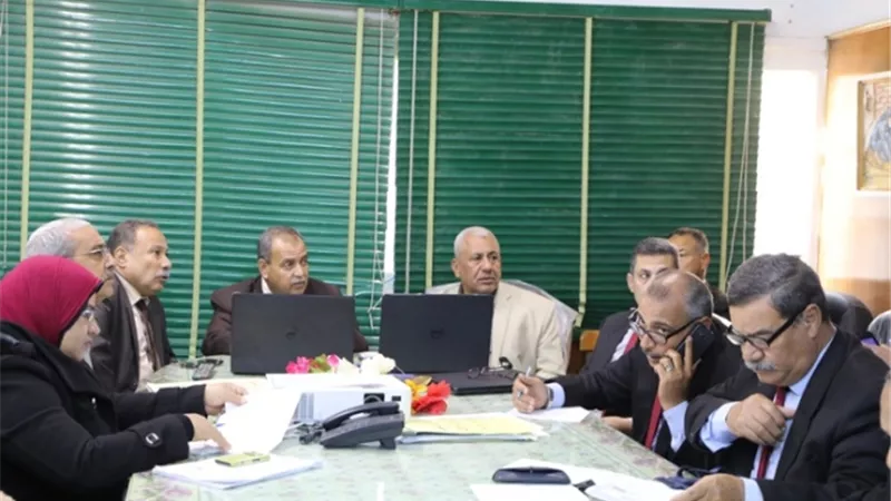 ١٠٠% نسبة دخول طلاب الصف الثانى الثانوى لمنصة الإختبار بالوادى الجديد