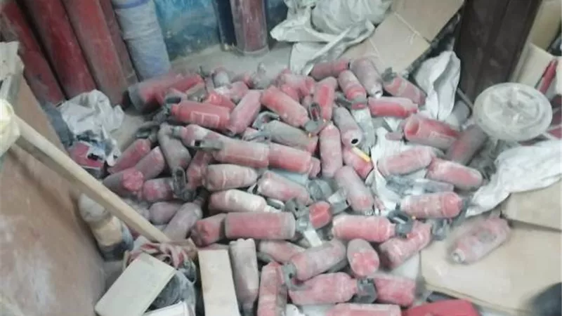 تموين القاهرة تضبط طفايات حريق ونظارات وخمور مغشوشة