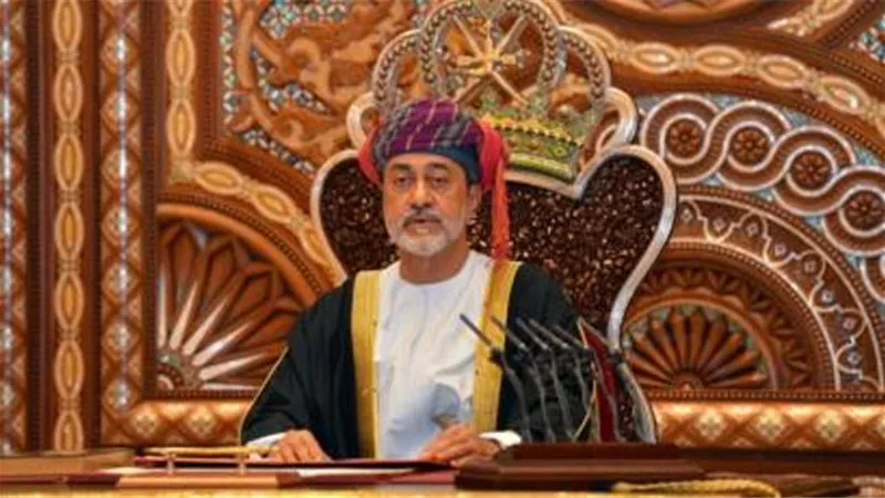 سلطان عُمان الجديد يتلقى التعازى فى وفاة السلطان قابوس من 
