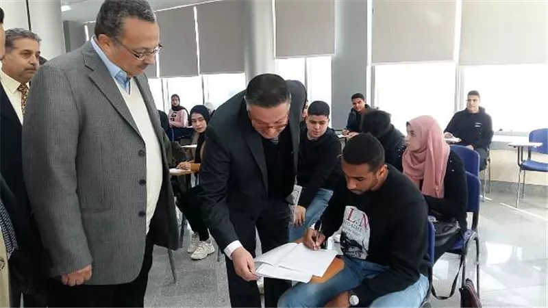 رئيس جامعة بنها يتفقد الإمتحانات ومنشآت فرع العبور