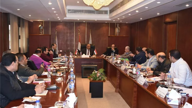 غرفة الجيزة التجارية: مبادرات «المركزي» تُعيد الاقتصاد المصري لوضعه الطبيعي