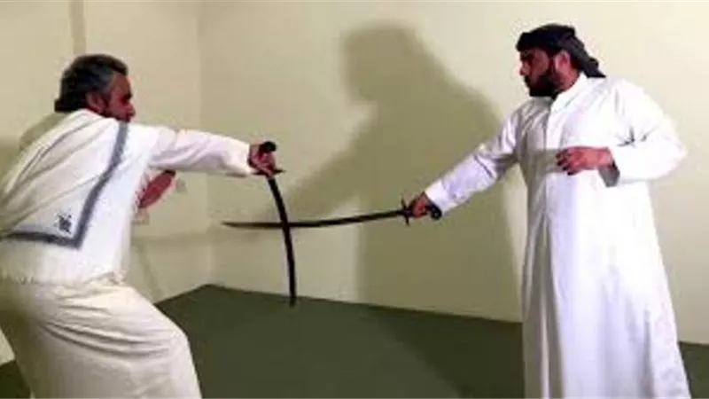 أرادت الطلاق.. فطلب من المحكمة مبارزة زوجته بالسيف