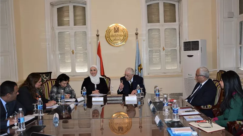 تشكيل لجنة من التعليم والتضامن لتحسين جودة التغذية المدرسية