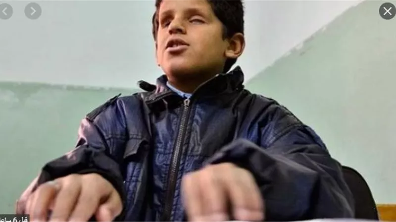 فنانة يابانية تُعلم أطفال 