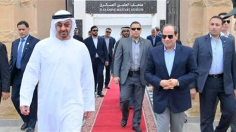 رئيس الجمهورية وولي عهد أبوظبي يصلان مقر احتفالات مهرجان شرم الشيخ للهجن