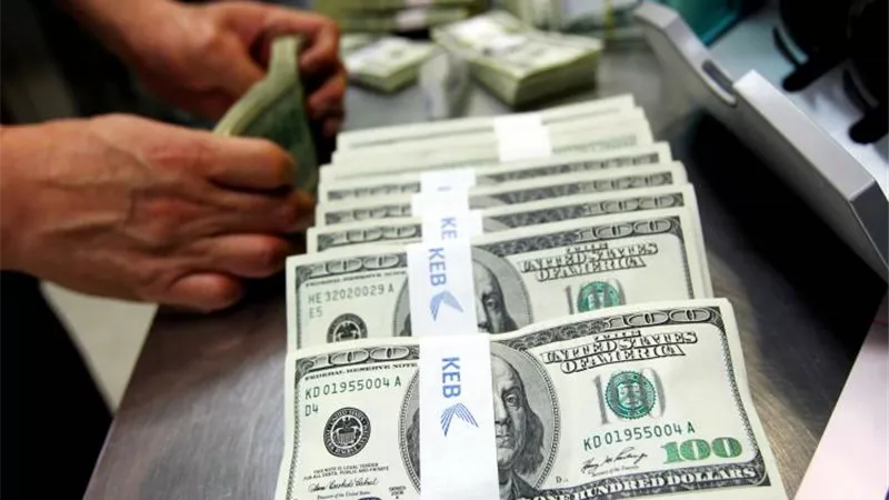 وصل إلى 15.76.. الدولار يواصل الانخفاض في تعاملات الخميس 16-1-2019