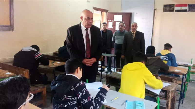 مبادرة 100مليون صحة وحلول لنقص مياه النيل في امتحان العربي باعدادية الجيزة.. صور