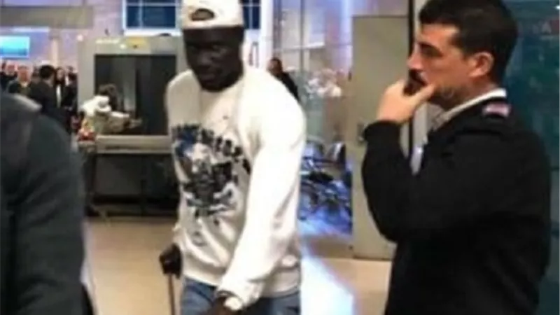 اللاعب السنغالي أليو بادجي مهاجم رابيد فيينا النمساوي يصل القاهرة للانضمام إلى الأهلي