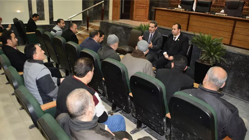 محافظ الغربية .. يلتقى بأصحاب ورش نجارة الأثاث والخزف والفخار بقريتي كتامة والفرستق
