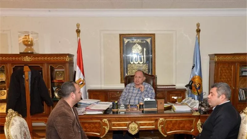 محافظ أسيوط يوجه بتكثيف المتابعة وردع المخالفين.صور