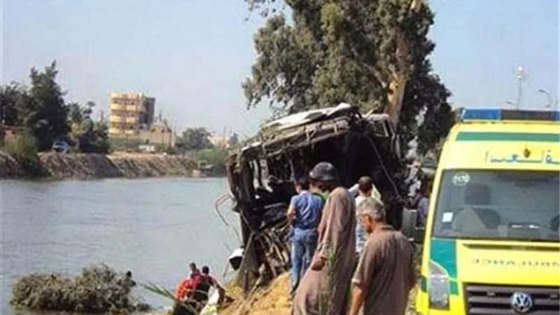 مصرع موظف ونجل شقيقه فى حادث انقلاب سيارة داخل ترعة بنقادة