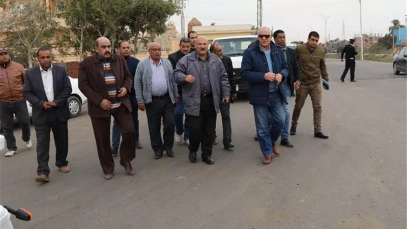 محافظ الجيزة ..بدء التعاقد مع شركات للجمع السكنى بالبدرشين وابو النمرس