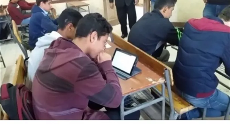 بدء امتحان الرياضيات للصف الاول الثانوي