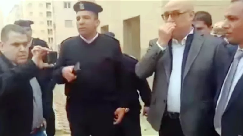 وزير الإسكان يعنف رئيس جهاز مدينة بدر بسبب عشوائيات الحي السابع
