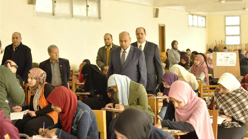 انتظام الامتحانات فى دار العلوم والفنون الجميلة بجامعة المنيا