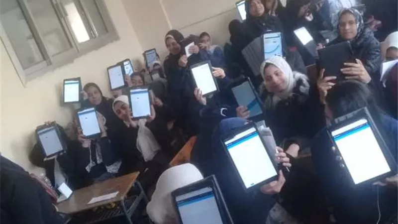 تداول اسئلة امتحان الرياضيات التطبيقية للصف الثانى الثانوى على السوشيال ميديا