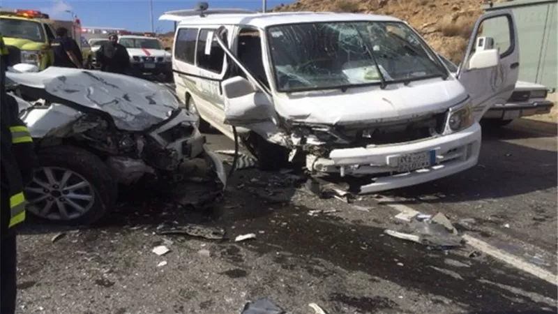 إصابة 7 أشخاص فى حادث تصادم سيارتين بطريق الكريمات الصحراوى