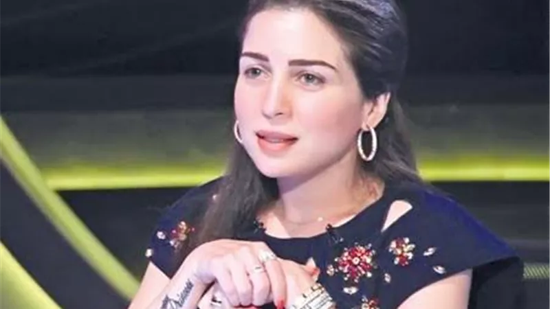 تعرف على العمر الحقيقى للفنانة مى عز الدين