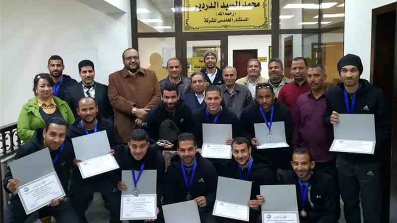 بعد فوزهم بالمركز الثاني.. رئيس مياه أسيوط يستقبل فريق 
