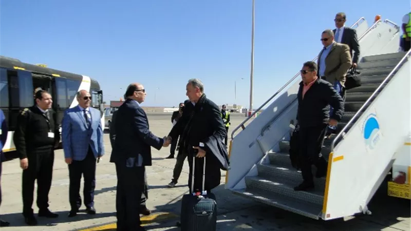 بالصور .. وصول لجنة السياحة بمجلس النواب لمطار مرسى علم الدولى