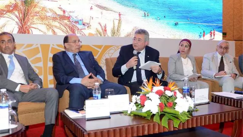 مستثمرو مرسى علم يطالبون بخفض أسعار تذاكر الطيران والأعفاء من الضريبة العقارية وإلغاء فوائد الديون