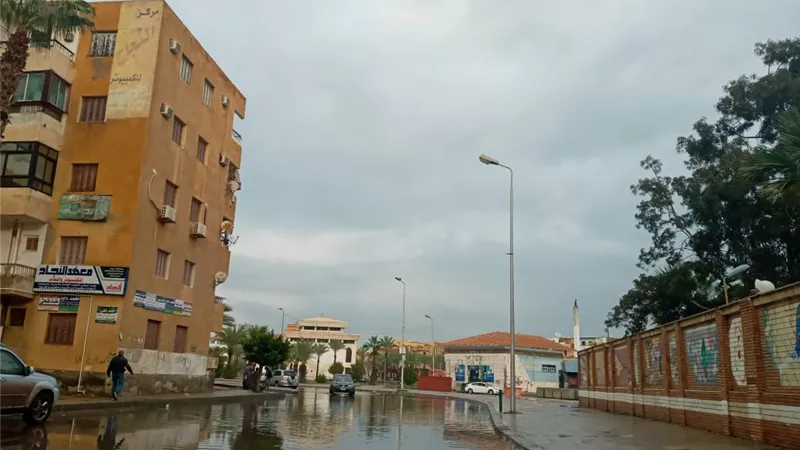 جهاز مدينة دمياط الجديدة يفشل فى السيطرة على مياه الأمطار .. صور وفيديو