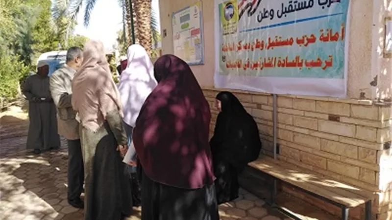 مستقبل وطن ينظم قافلة طبية ومساعدات عينية لأهالي قرية بدخلو في الوادي الجديد
