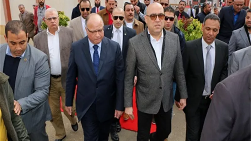 وزير الإسكان ومحافظ القاهرة يفتتحان مشروع الإسكان الاجتماعى بمدينة بدر .. صور