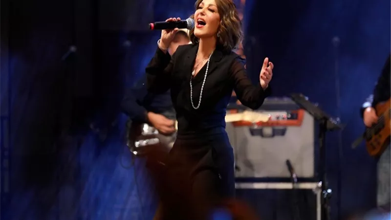 سميرة سعيد تحيى حفلا ضخمأ فى دبى.. صور