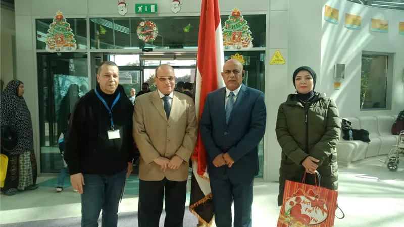 مدير تعليم الجيزة يزور طلاب اعدادية الجيزة بمستشفى 57357