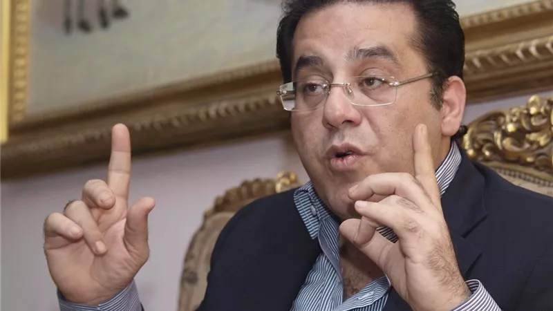 العاملون بقناة الشرق يتوعدون أيمن نور بفضح رواتب القائمين على القناة