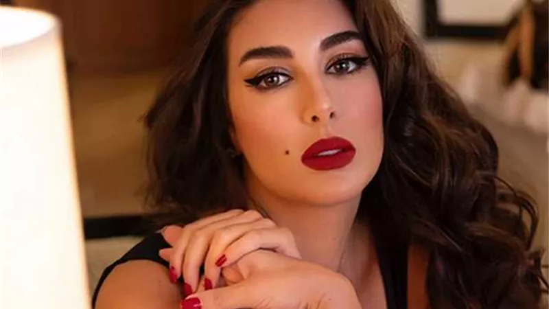 ياسمين صبري تستعرض هدايا عيد ميلادها.. صور