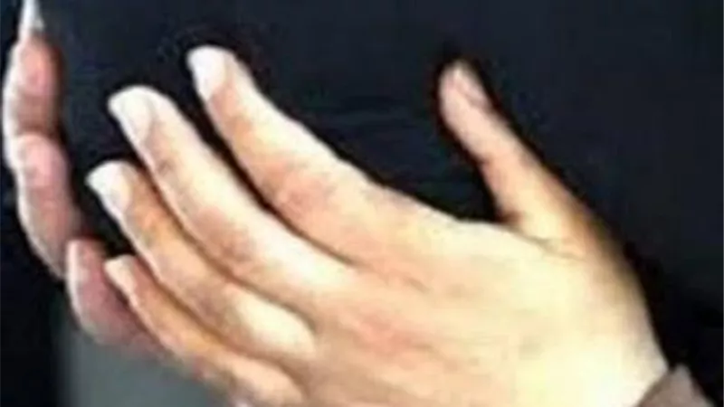 تنزع أمومتها.. تقتل أطفالها الثلاثة ثم تبكى