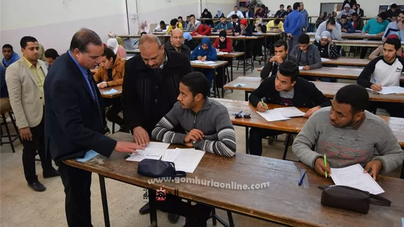 طلاب كلية التعليم والتكنولوجيا بسوهاج يواصلون تأدية امتحانات الفصل الدراسي الاول..صور