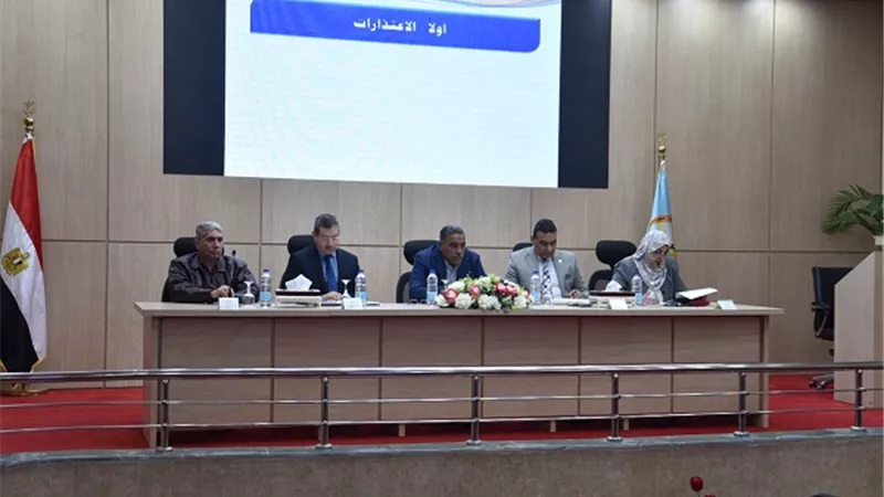 شعيب: سرعة تنفيذ المشروعات الخدمية لتحقيق مصالح مواطني مطروح