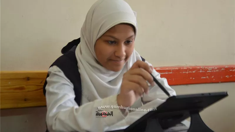 الكيمياء والجغرافيا ترسمان الفرحة بين طلاب الثانى الثانوى بالأقصر