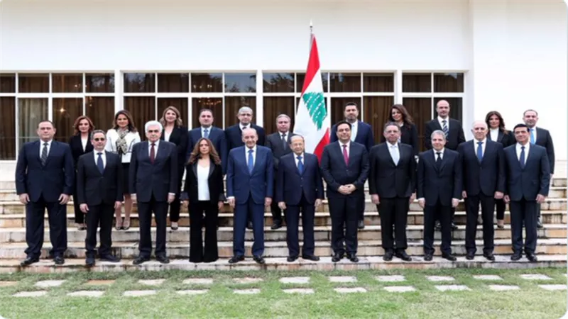 الرئيس اللبنانى للحكومة الجديدة : العمل على طمأنة اللبنانيين إلى مستقبلهم