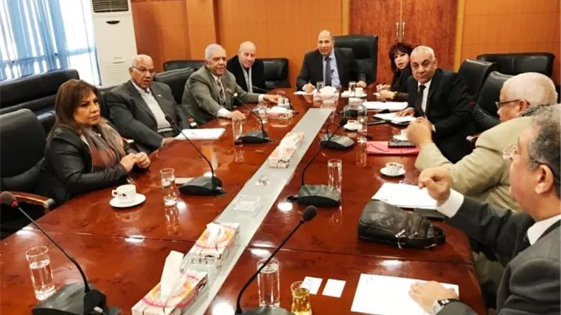تفاصيل اجتماع رئيس التنمية الصناعية مع نقابة المستثمرين الصناعيين.. بالصور